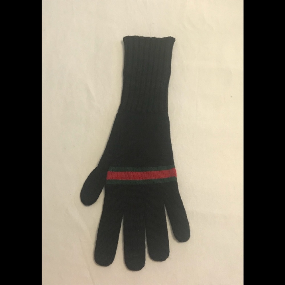 AUTHENTIC GUCCI MITTENS